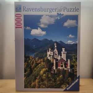 Ravensburger 1000pc jigsaw puzzle Neuschwanstein Castle in Autumn